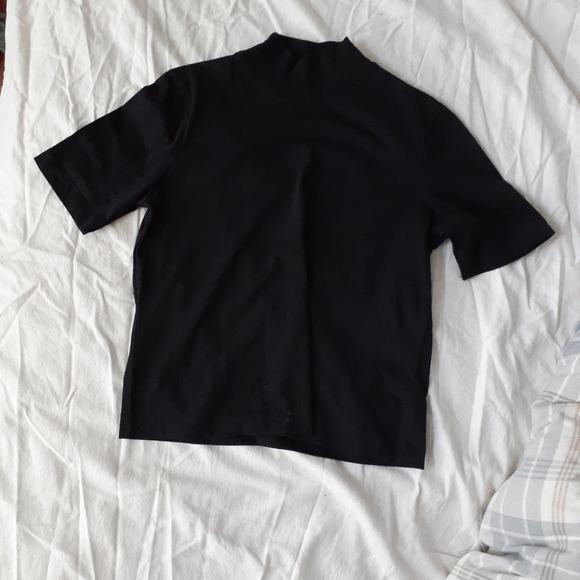 Zara mock neck t-shirt - Picture 2 of 4